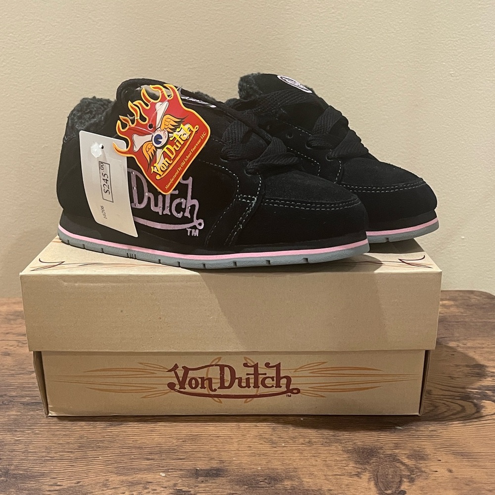 ✨ Vintage Von Dutch Kids Sneakers – Size 1 (Brand New!) ✨